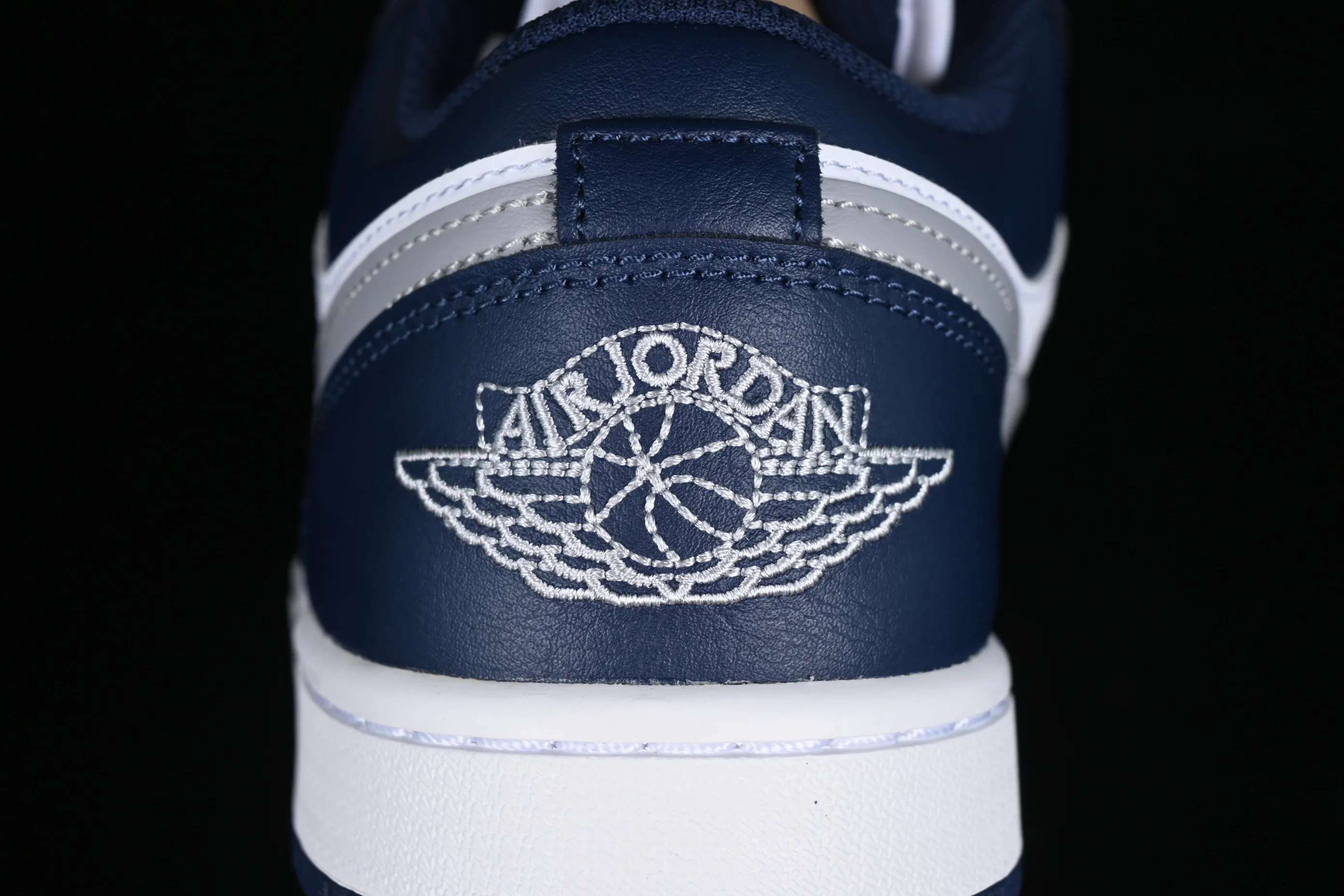 All categories Air Jordan Jordan series basketball shoes Air Jordan 1 Low G version pure original Air Jordan 1 Low AJ1 Joe 1 white blue gray low-top cultural basketball shoes 553558-141